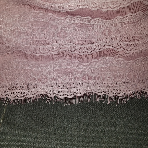 Sleeveless High neck lace Blouse - Picture 4 of 5